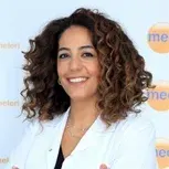Dt. Ebru Sahillioğlu Akçalı — Diş Hekimi, Çukurova, Adana. Portre fotoğrafı.