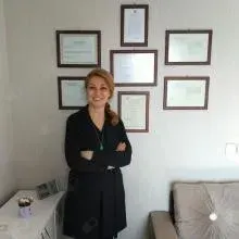 Uzm. Dr. Handan Selek — Nöroloji, Ankara. Portre fotoğrafı.
