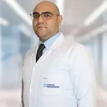 Op. Dr. Ruslan Hummatov — Kulak Burun Boğaz, İstanbul. Portre fotoğrafı.