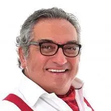 Prof. Dr. Cihan Aksoy — Fiziksel Tıp Ve Rehabilitasyon, İstanbul. Portre fotoğrafı.