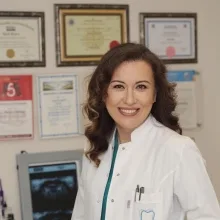 Dr. Dt. Burcu Çetinkaya Tekin — Bursa. Portre fotoğrafı.