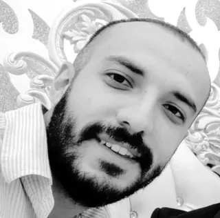 Dkt. Veysi İkvan profilinde yer alan galeri fotoğrafı.