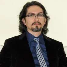 Op. Dr. Cenk Demir — Kadın Hastalıkları Ve Doğum, İstanbul. Portre fotoğrafı.