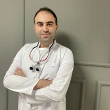 Dt. Ömer Habib Doğan — Diş Hekimi, Samsun. Portre fotoğrafı.