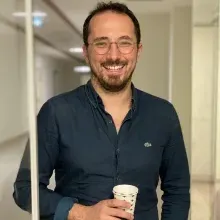 Dr. Öğr. Üyesi Burak Özköse — Kadın Hastalıkları Ve Doğum, İstanbul. Portre fotoğrafı.