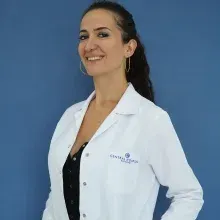 Dt. Didem Oktay — Diş Hekimi, Kadıköy, İstanbul. Portre fotoğrafı.