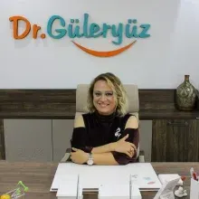 Dr. Şebnem Güleryüz — Pratisyen, İstanbul. Portre fotoğrafı.