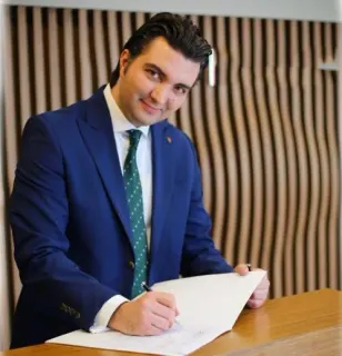 Op. Dr. Serkan Aydoğdu profilinde yer alan galeri fotoğrafı.