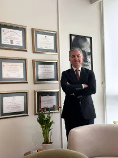 Prof. Dr. İlker Sücüllü profilinde yer alan galeri fotoğrafı.