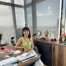 Uzm. Dr. Seval Karasatı — Dermatoloji, Ankara. Portre fotoğrafı.