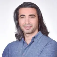 Uzm. Dr. Elvan Çiçekçi — Psikiyatri, İstanbul. Portre fotoğrafı.