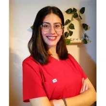 Dt. Simge Kahraman — Diş Hekimi, Ankara. Portre fotoğrafı.
