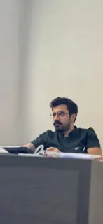 Uzm. Dt. Mert Özalpay profilinde yer alan galeri fotoğrafı.