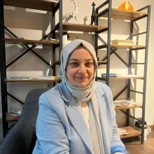Uzm. Psk. Burcu Kopar — Psikoloji, İstanbul. Portre fotoğrafı.