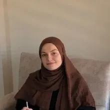 Kl. Psk. Ecenur Pekçetin — Psikoloji, İstanbul. Portre fotoğrafı.