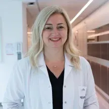 Uzm. Dr. Ruhsan Cihan — Fiziksel Tıp Ve Rehabilitasyon, Kadıköy, İstanbul. Portre fotoğrafı.