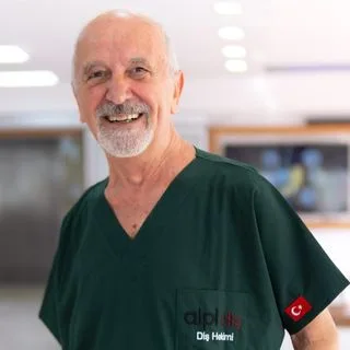 Dt. Cihat Özçetin — Diş Hekimi, Pendik, İstanbul. Portre fotoğrafı.