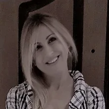 Doç. Dr. Dilşad Foto Özdemir — Çocuk ve Ergen Psikiyatrisi, Altındağ, Ankara. Portre fotoğrafı.