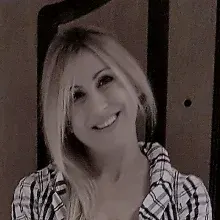 Doç. Dr. Dilşad Foto Özdemir — Çocuk ve Ergen Psikiyatrisi, Altındağ, Ankara. Portre fotoğrafı.
