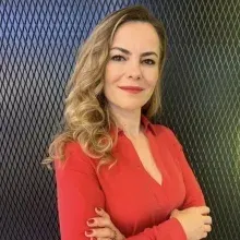Doç. Dr. Filiz Canpolat — Dermatoloji, Ankara. Portre fotoğrafı.