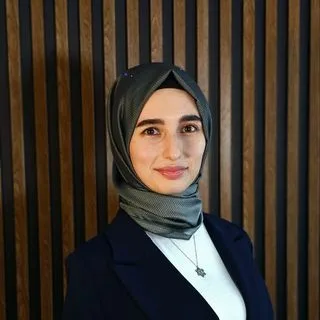 Kl. Psk. Fatiha Yücesan — Psikoloji, İstanbul. Portre fotoğrafı.