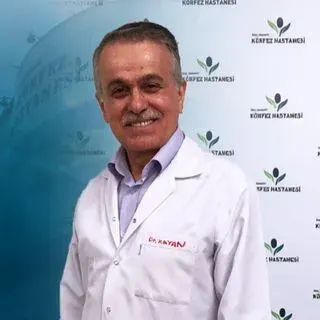Op. Dr. Yaşar Kayan — Kadın Hastalıkları Ve Doğum. Portre fotoğrafı.