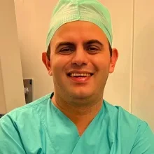 Op. Dr. Ömer Çağatay Ertugay — Kulak Burun Boğaz, İstanbul. Portre fotoğrafı.
