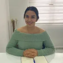 Psk. Özge Özden — Psikoloji, Adana. Portre fotoğrafı.
