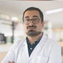Op. Dr. Ahmet Çetinbaş — Plastik Rekonstrüktif Ve Estetik Cerrahi, İstanbul. Portre fotoğrafı.