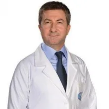 Uzm. Dr. Ömer Tosun — Nöroloji, Eskişehir. Portre fotoğrafı.