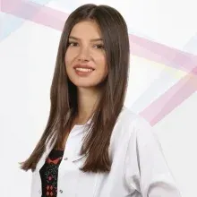 Dyt. Buse Akkoyunoğlu — Diyetisyen, Kocaeli. Portre fotoğrafı.