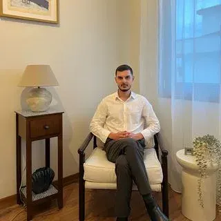 Kl. Psk. Sertaç Muradhan Yücel — Psikoloji, İstanbul. Portre fotoğrafı.