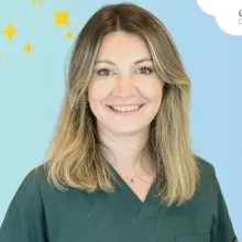 Uzm. Dt. Ayşe Betül Demirciler — Denizli. Portre fotoğrafı.