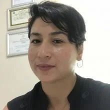 Uzm. Dr. Deniz Yavuz — Dermatoloji, Şişli, İstanbul. Portre fotoğrafı.