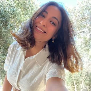 Psk. Aylin Keskin Özen — Psikoloji. Portre fotoğrafı.