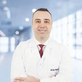 Ass. Dr. Selçuk Sezikli — İç Hastalıkları, Amasya. Portre fotoğrafı.