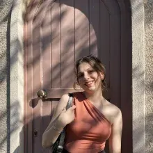 Dyt. Buse Katılmış — Diyetisyen. Portre fotoğrafı.