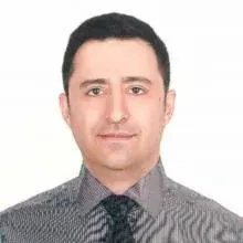 Uzm. Dr. Kiarash Ashrafi Heidarloo — Dermatoloji, Esenyurt, İstanbul. Portre fotoğrafı.