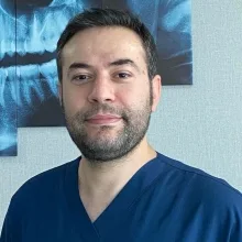 Dt. Mehmet Ekinci — Diş Hekimi, Diyarbakır. Portre fotoğrafı.