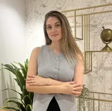 Kl. Psk. Seray Özmet Batı — Psikoloji, Kocaeli. Portre fotoğrafı.