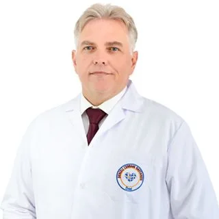 Op. Dr. Güray Şıracı — Kalp Ve Damar Cerrahisi, Denizli. Portre fotoğrafı.