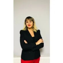 Psk. Öncü Süeda Emniyet — Psikoloji, İstanbul. Portre fotoğrafı.