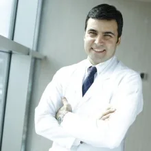 Prof. Dr. Kamil Gülpınar — Genel Cerrahi, Ankara. Portre fotoğrafı.