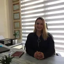 Dyt. Ayşe Tuna Çağlayan — Diyetisyen. Portre fotoğrafı.