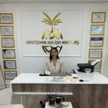 Dyt. Melisa Demir — Diyetisyen. Portre fotoğrafı.