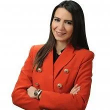 Uzm. Psk. Diana Güler — Psikoloji, İstanbul. Portre fotoğrafı.