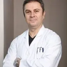 Doç. Dr. Hüseyin Demirci — Endokrinoloji Ve Metabolizma Hastalıkları, Çankaya, Ankara. Portre fotoğrafı.