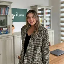 İrem Ömeroğulları — Çocuk Gelişimi, İstanbul. Portre fotoğrafı.