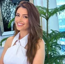 Op. Dr. Ayşe Kavasoğlu Kaya — Kadın Hastalıkları Ve Doğum. Portre fotoğrafı.