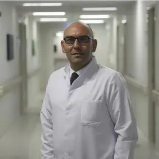 Prof. Dr. Barın Selçuk — Kocaeli. Portre fotoğrafı.